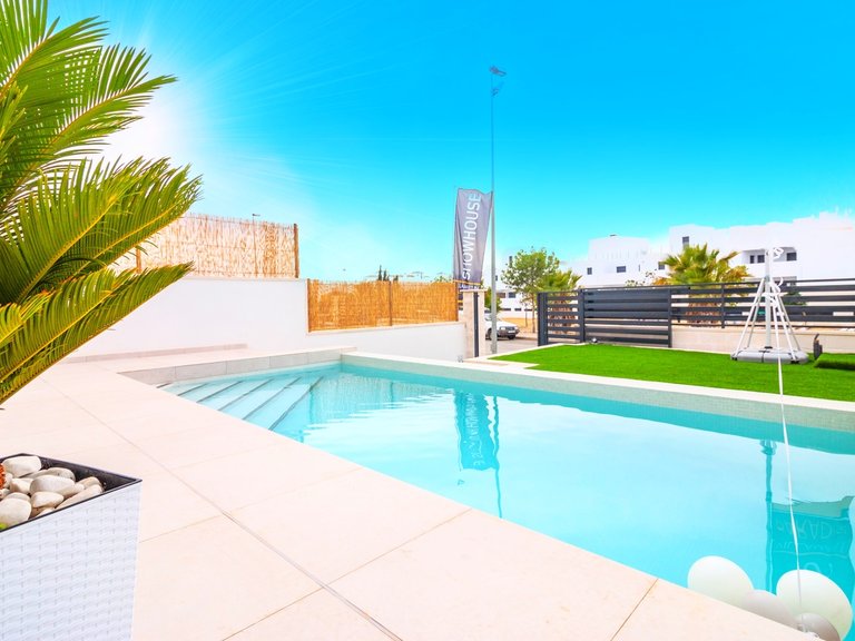 Villa for Sale in Los Altos, Alicante 13