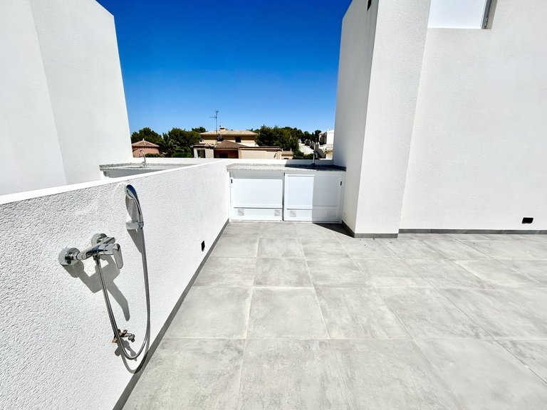 Villa for Sale in Villamartin, Alicante 36