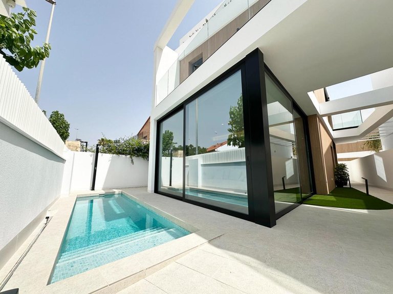Villa for Sale in Pilar De La Horadada, Alicante 3