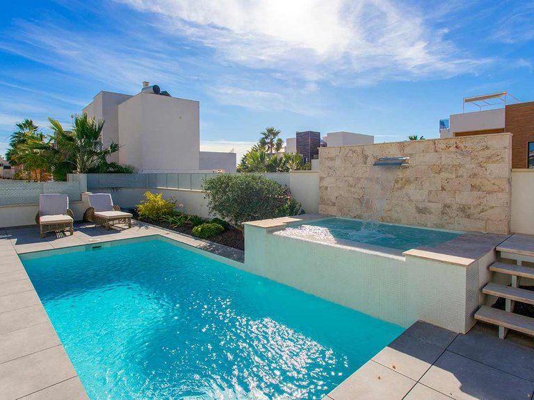 Villa for Sale in Torrevieja, Alicante 44