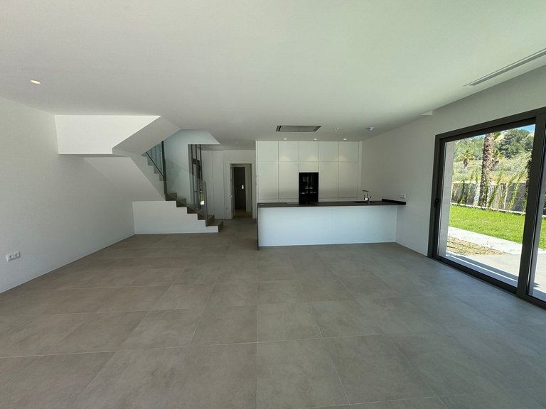 Villa for Sale in Las Colinas Golf Resort, Alicante 19