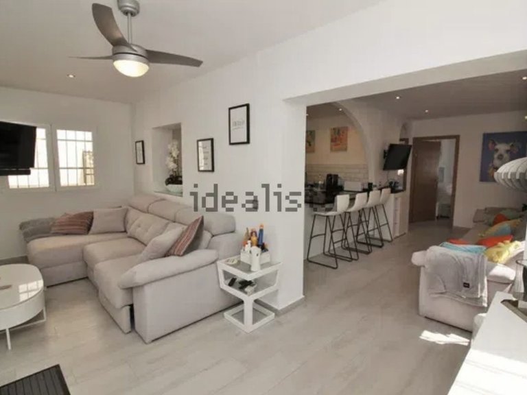 Villa for Sale in Villamartin, Alicante 2