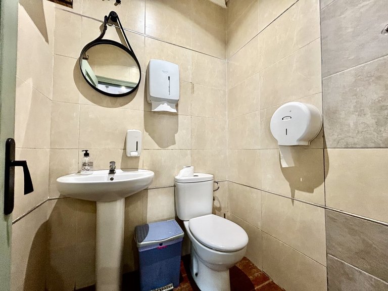 Commercial for Sale in Villamartin, Alicante 28