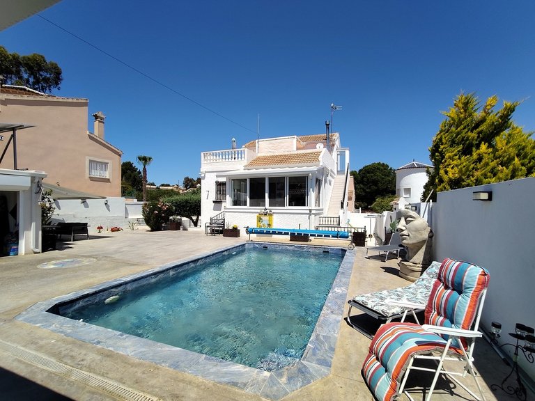 Villa for Sale in Torremendo, Alicante 1