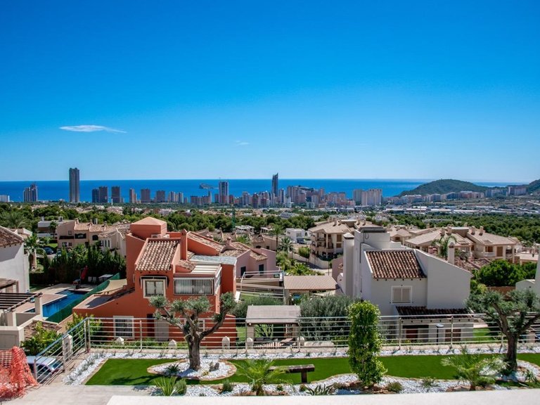Villa for Sale in Finestrat, Alicante 2