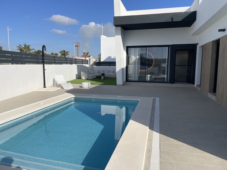 Villa for Sale in San Miguel, Alicante 1