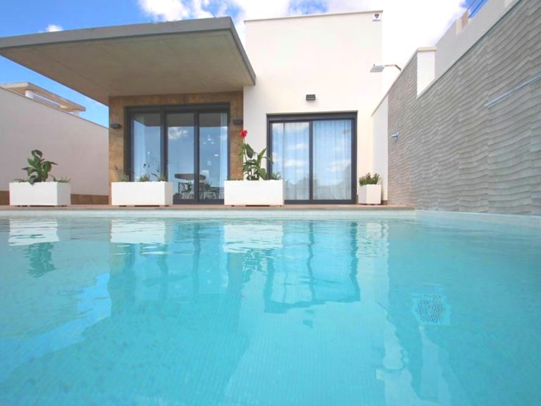 Villa for Sale in Cabo Roig, Alicante 3