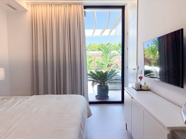 Villa for Sale in Cabo Roig, Alicante 20