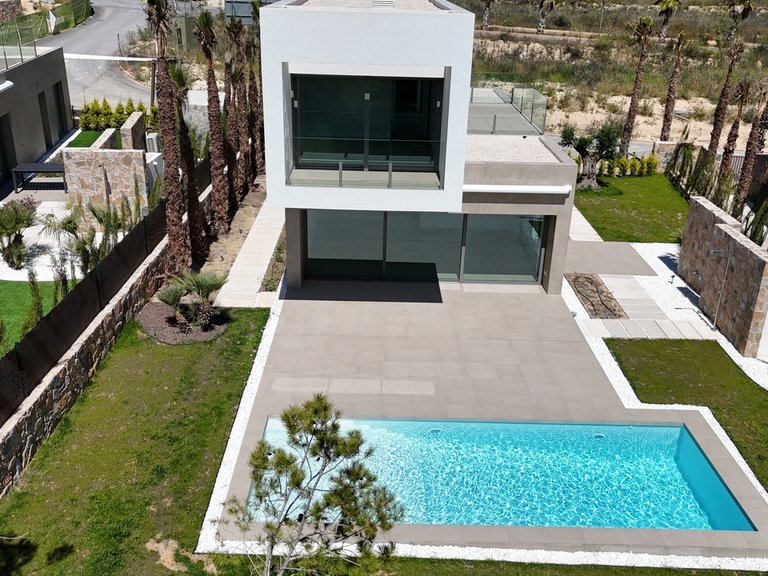 Villa for Sale in Las Colinas Golf Resort, Alicante 4