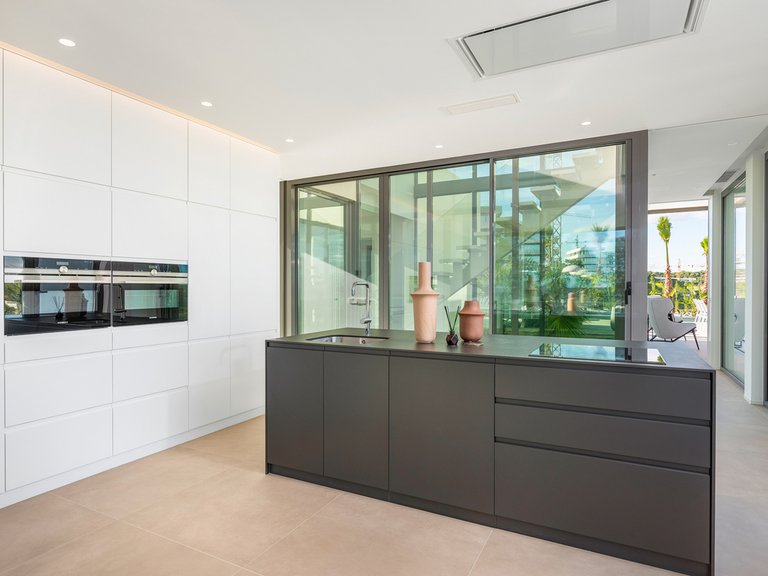 Villa for Sale in Las Colinas Golf Resort, Alicante 11