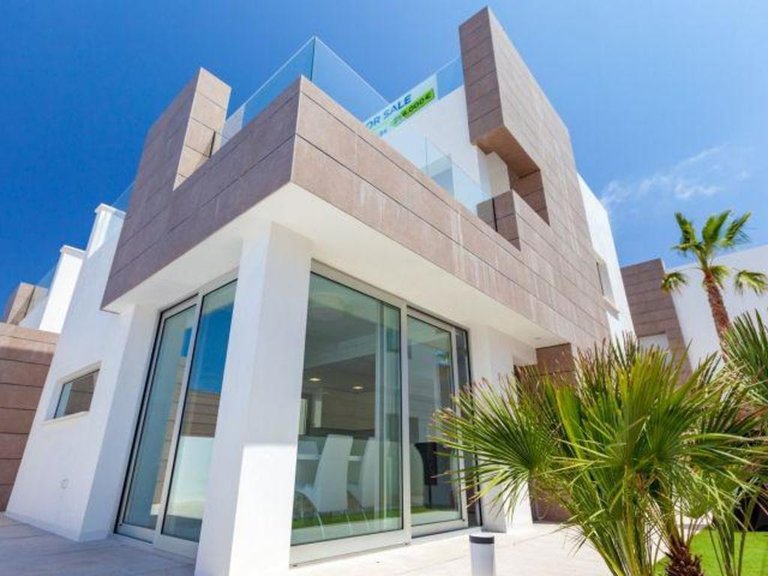 Villa for Sale in Guardamar Del Segura, Alicante 13
