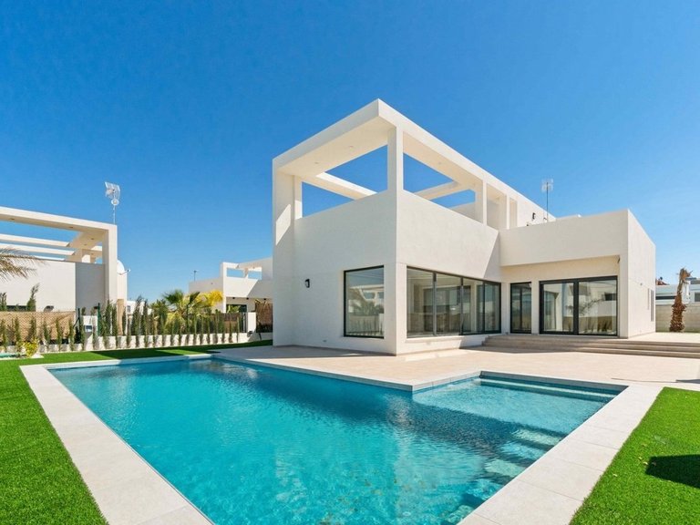 Villa for Sale in Benijofar, Alicante 1