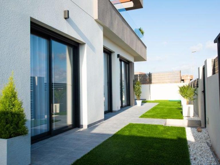 Villa for Sale in Los Montesinos, Alicante 13