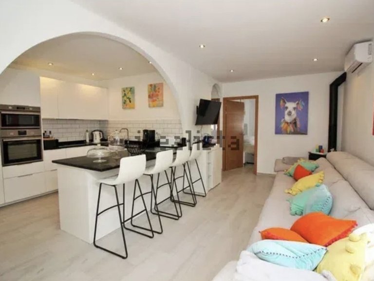 Villa for Sale in Villamartin, Alicante 4