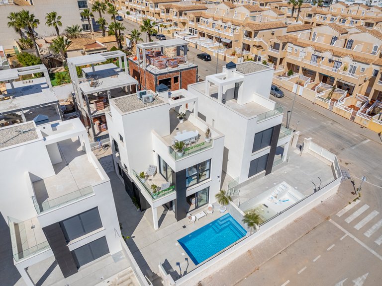 Villa for Sale in La Zenia, Alicante 33