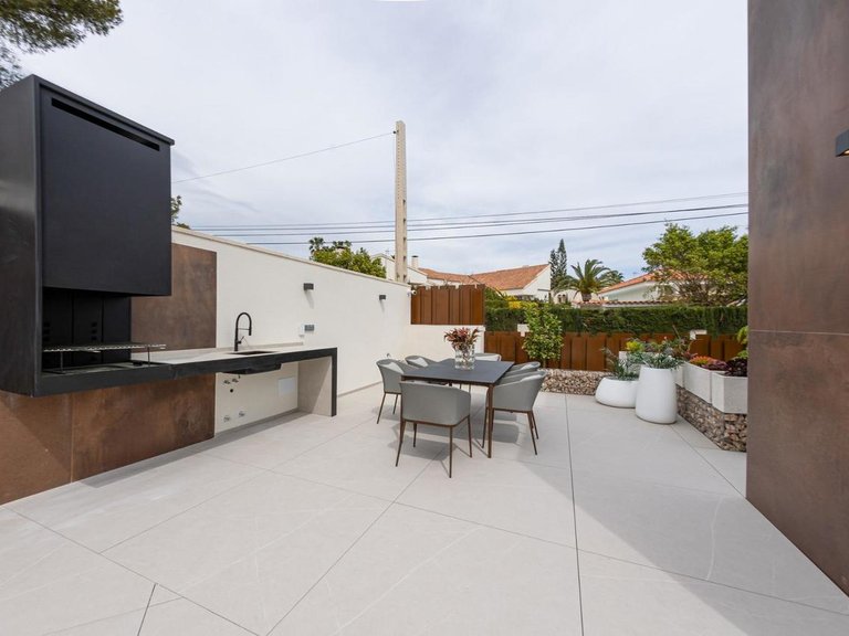 Villa for Sale in Benidorm, Alicante 38