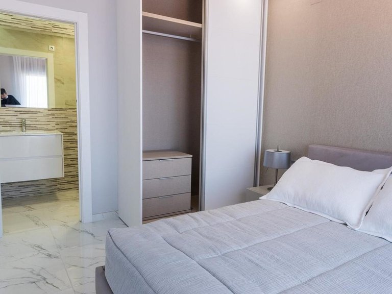 Villa for Sale in Villamartin, Alicante 9