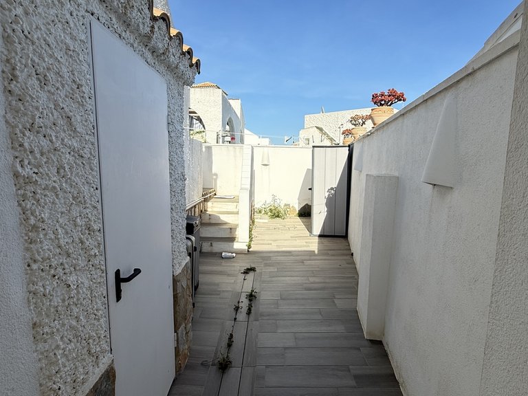 Villa for Sale in Villamartin, Alicante 14