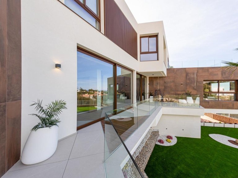 Villa for Sale in Benidorm, Alicante 4