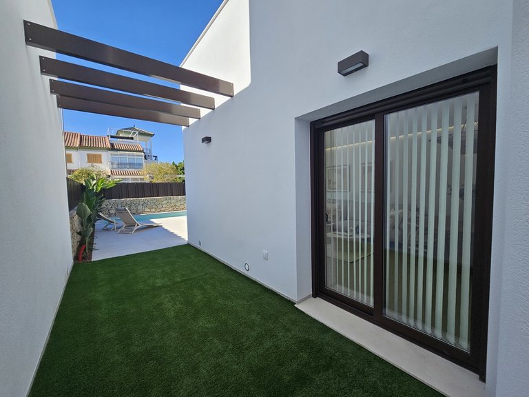 Villa for Sale in Dehesa De Campoamor, Alicante 28