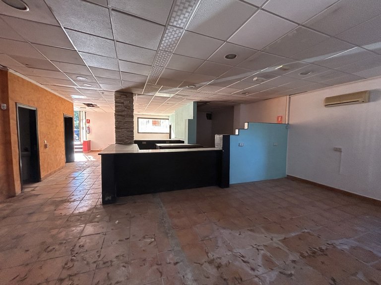 Commercial for Sale in Villamartin, Alicante 9