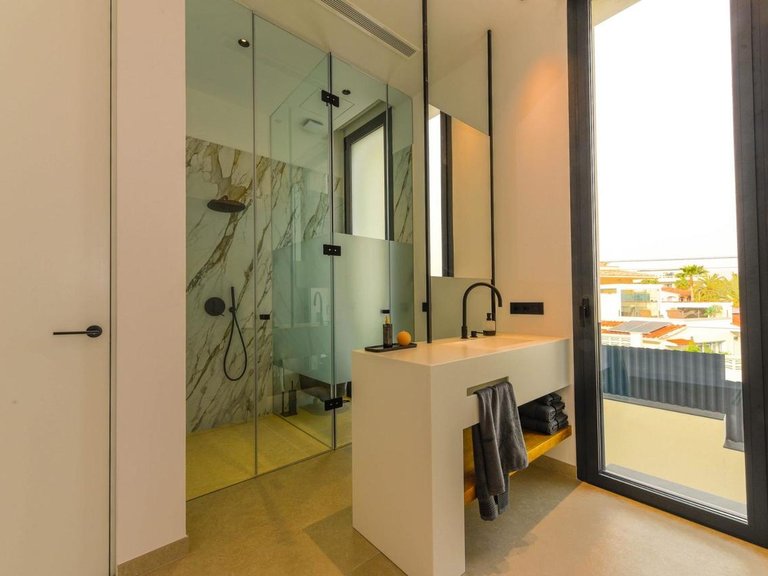 Villa for Sale in Alfaz Del Pi, Alicante 28