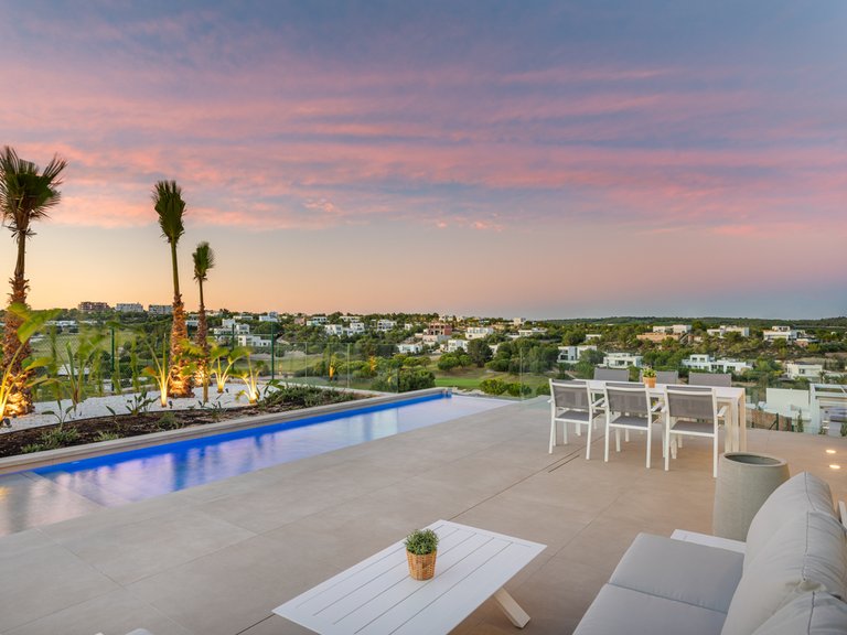 Villa for Sale in Las Colinas Golf Resort, Alicante 23