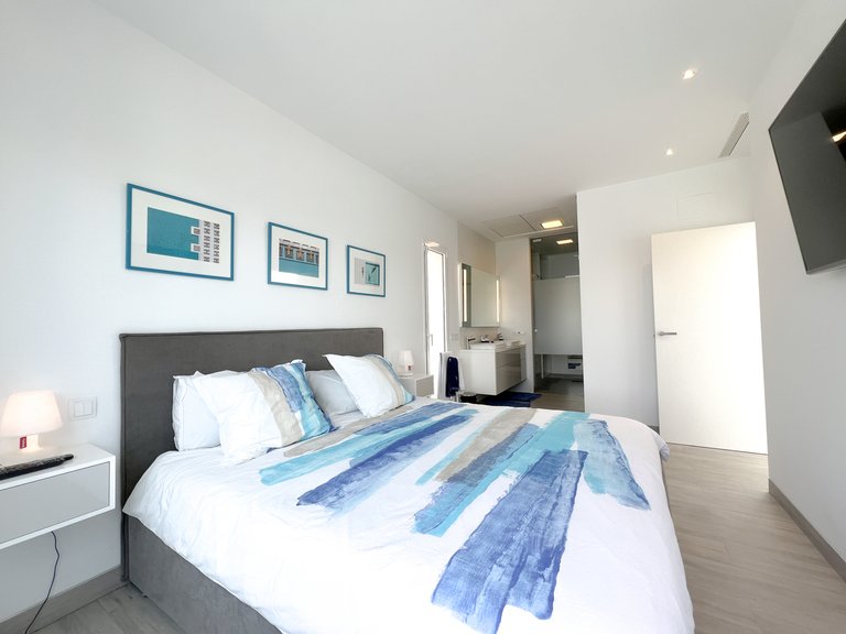 Villa for Sale in Las Colinas Golf Resort, Alicante 5