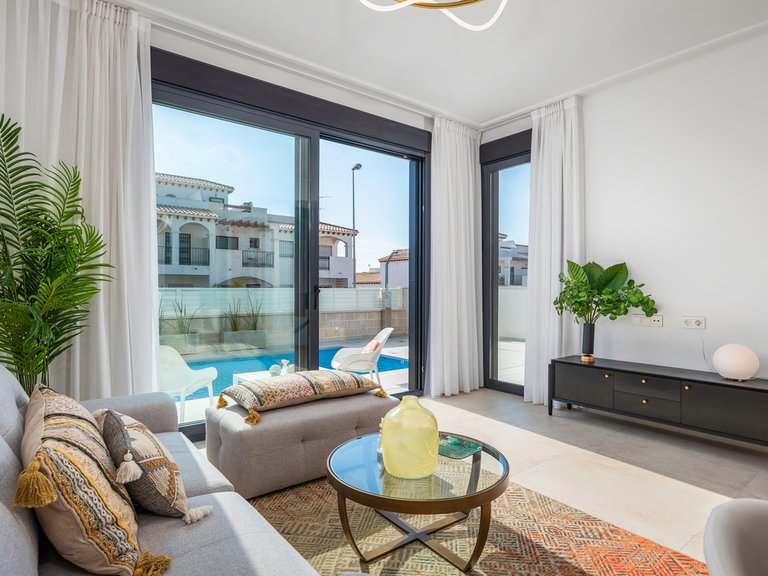 Villa for Sale in Cabo Roig, Alicante 9