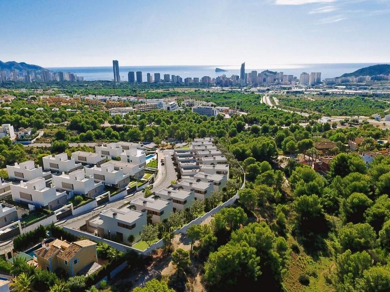 Villa for Sale in Finestrat, Alicante 2