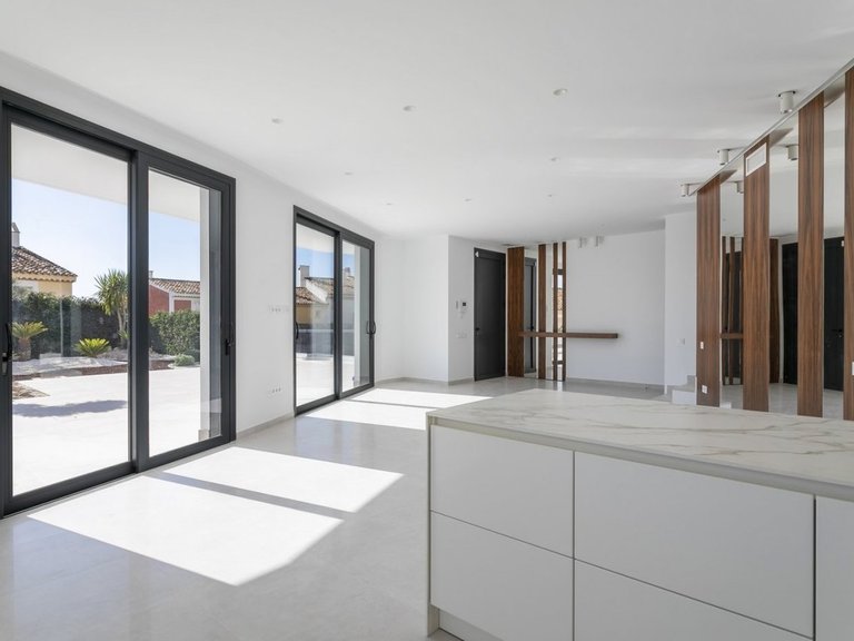 Villa for Sale in Finestrat, Alicante 11
