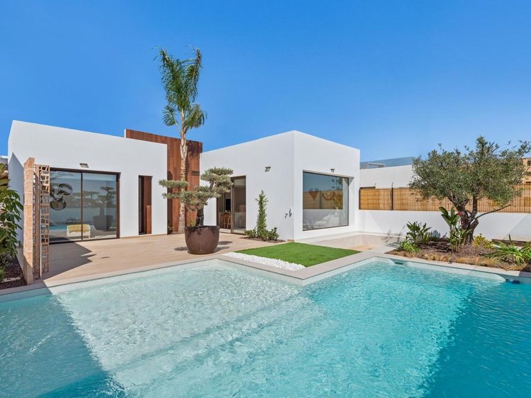 Villa for Sale in Los Alcazares, Murcia 1