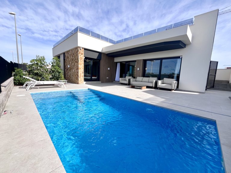 Villa for Sale in Cuidad Quesada, Alicante 24
