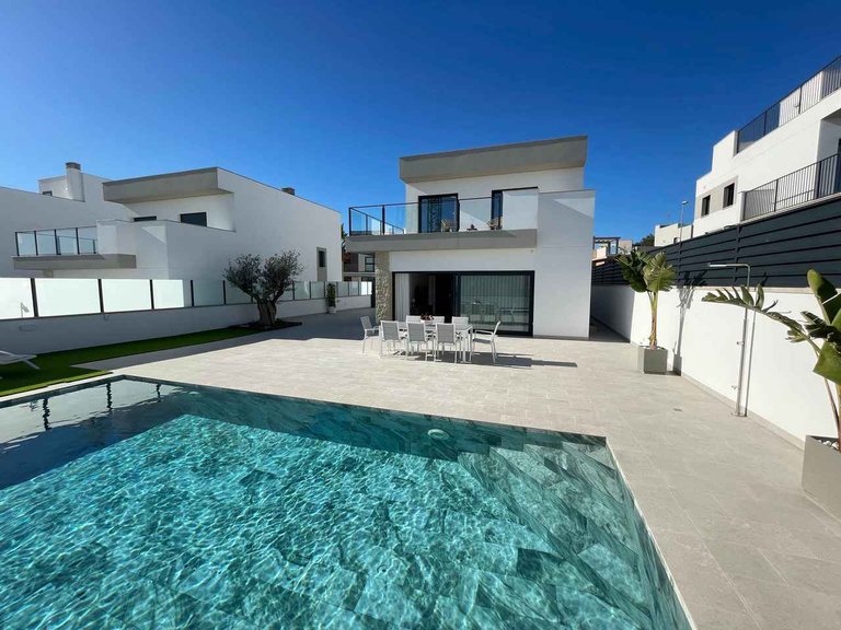 Villa for Sale in San Miguel, Alicante 9