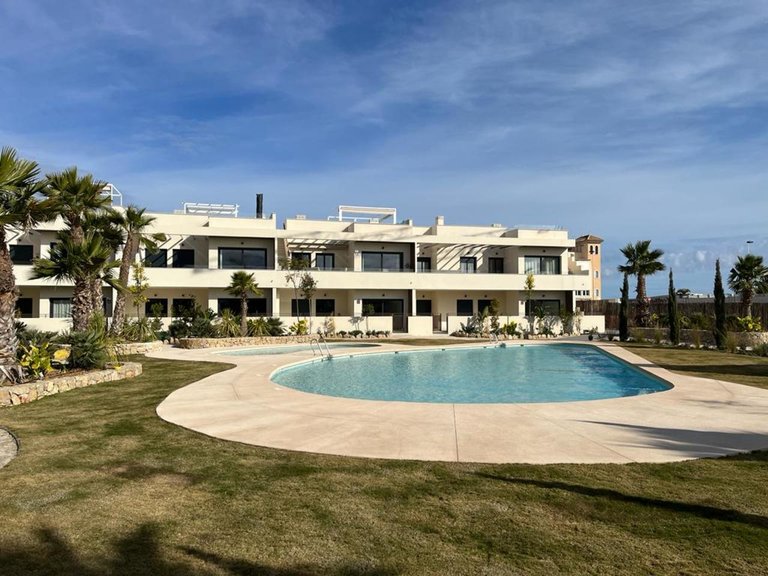 Apartment for Sale in La Veleta, Alicante 2