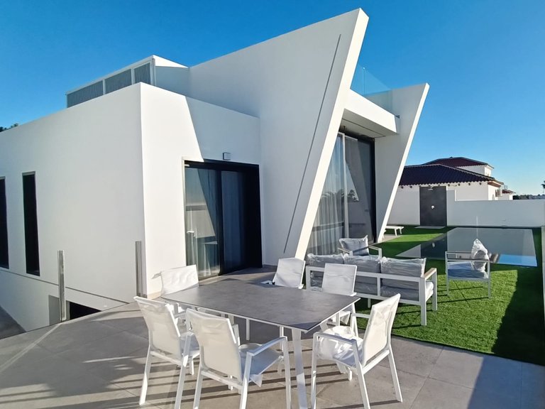 Villa for Sale in San Miguel De Salinas, Alicante 1