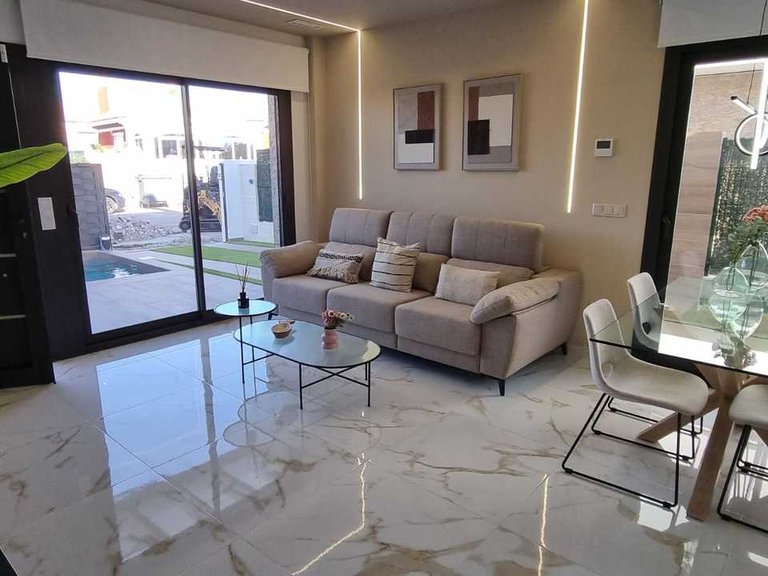 Villa for Sale in Los Montesinos, Alicante 11