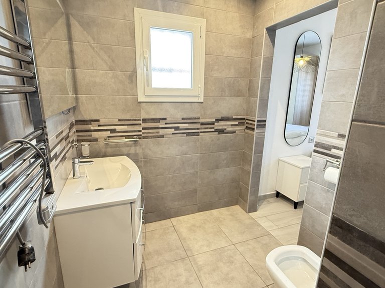 Villa for Sale in Villamartin, Alicante 38