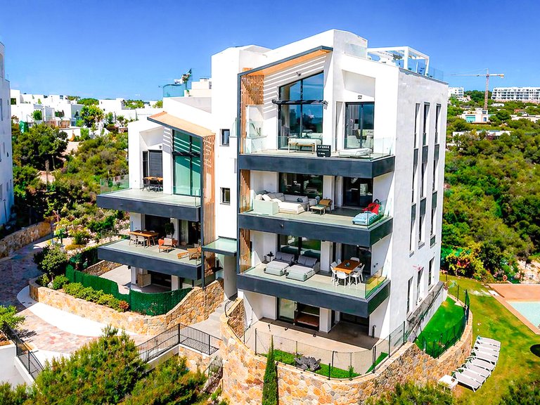 Apartment for Sale in Las Colinas Golf Resort, Alicante 1