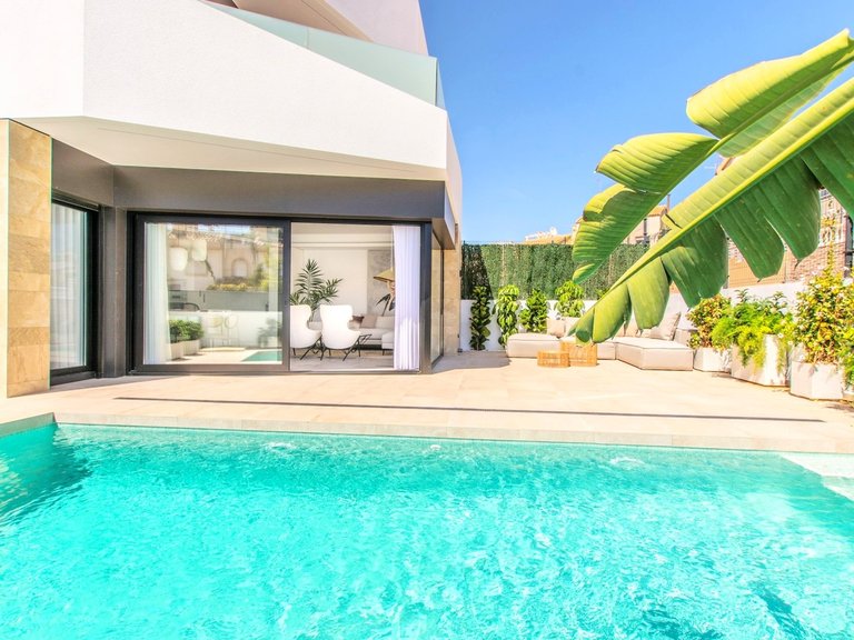Villa for Sale in Los Altos, Alicante 2