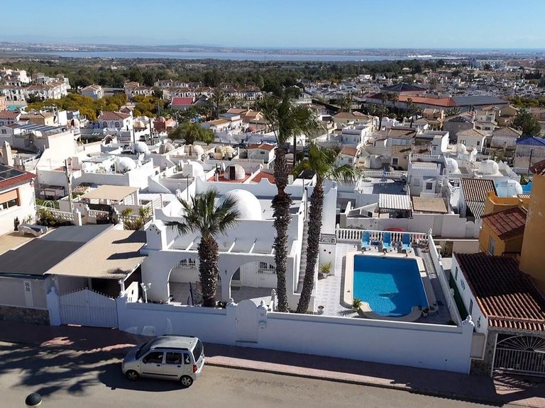 Villa for Sale in Las Filipinas, Alicante 2