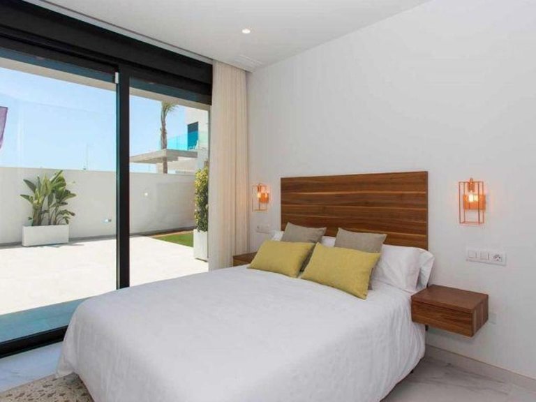 Villa for Sale in Los Alcazares, Murcia 10