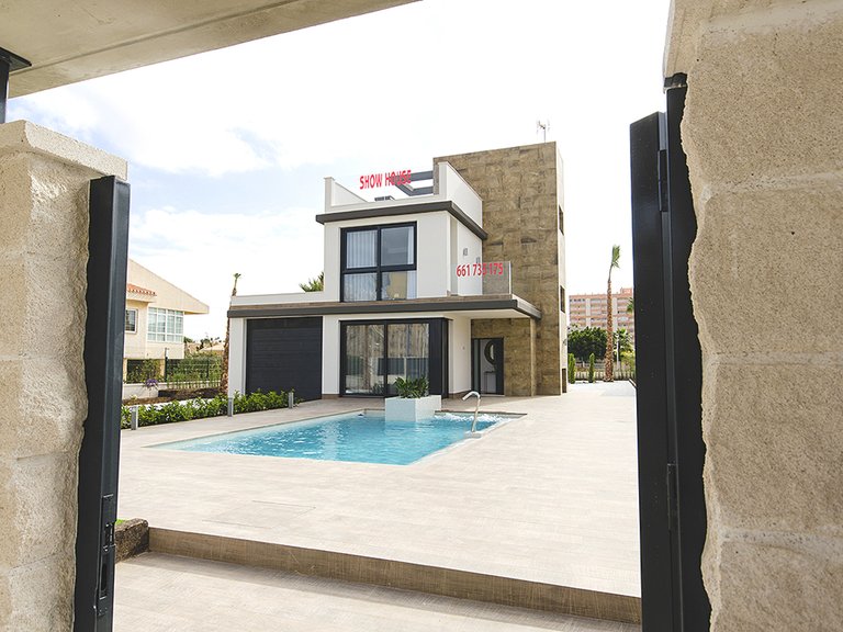 Villa for Sale in Dehesa De Campoamor, Alicante 41