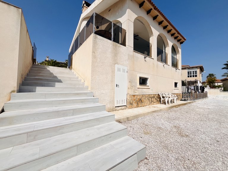 Villa for Sale in San Miguel De Salinas, Alicante 33