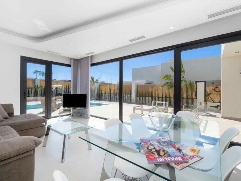 Villa for Sale in Benijofar, Alicante 4