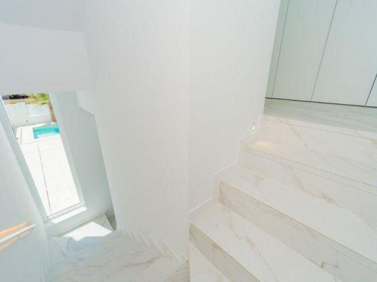 Villa for Sale in Torrevieja, Alicante 30