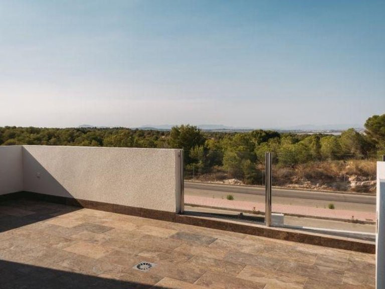 Villa for Sale in Villamartin, Alicante 19