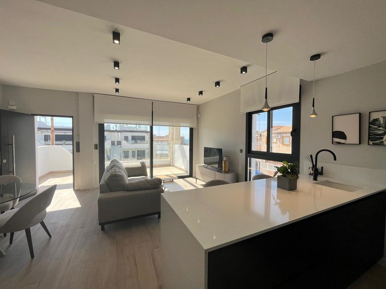 Penthouse for Sale in Punta Prima, Alicante 8