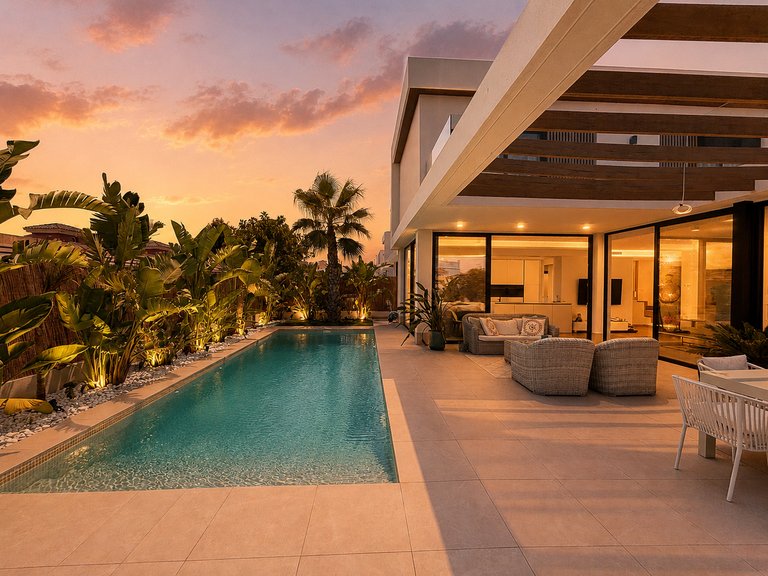 Villa for Sale in Cabo Roig, Alicante 2