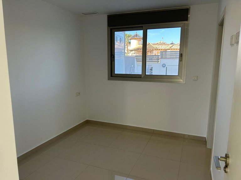 Apartment for Sale in La Zenia, Alicante 6